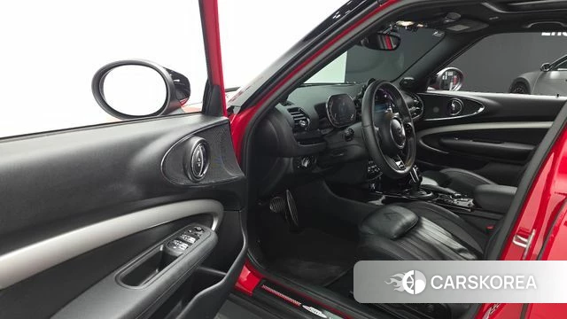 Mini Cooper S Clubman 2023 Красный из Кореи, фото 2