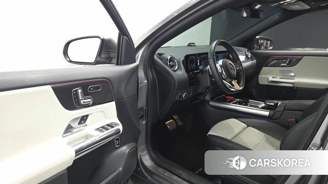 Mercedes-Benz GLA - Class H247 2020 Серый из Кореи, фото 2