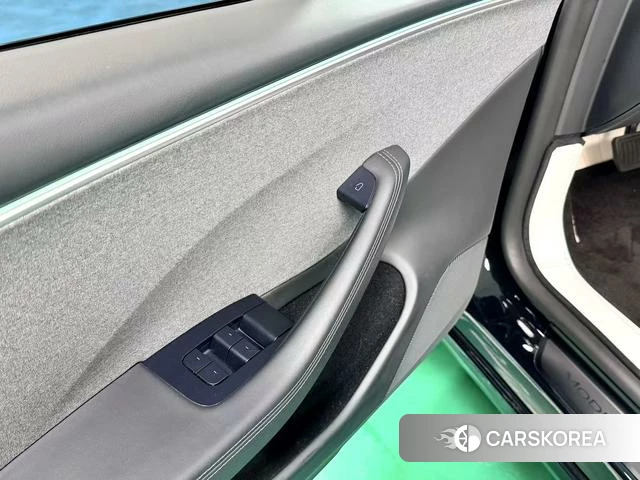 Tesla Model 3 2024 Черный из Китая, фото 2