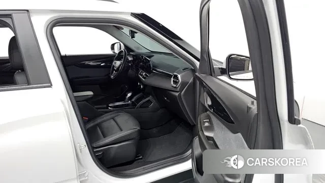 Chevrolet (GM Daewoo) The New Trail Blazer 2023 Белый из Кореи, фото 2