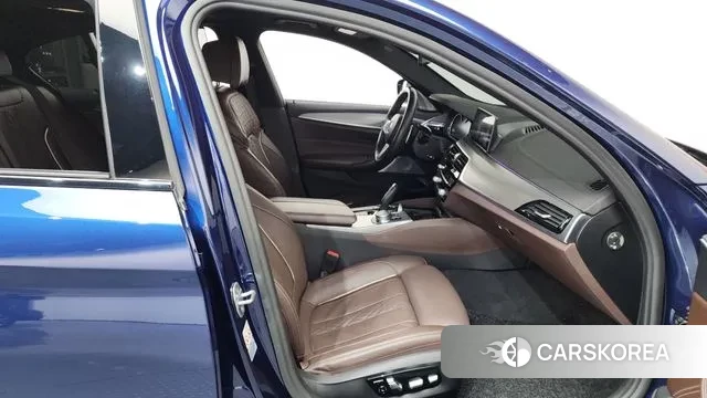 BMW 5 Series (G30) 2018 Синий из Кореи, фото 2