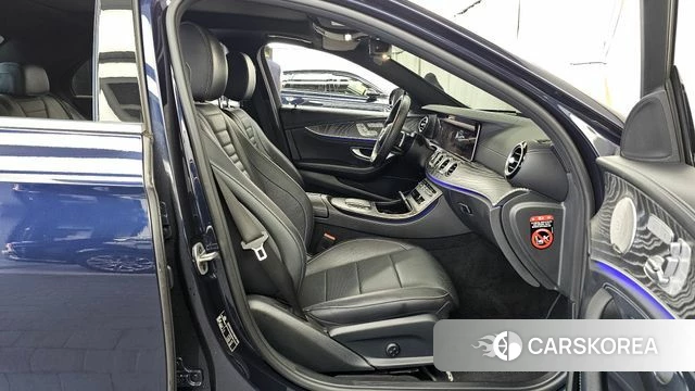 Mercedes-Benz E-Class W213 2021 Синий из Кореи, фото 2