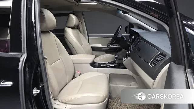 Kia The New Carnival 2019 Черный из Кореи, фото 2