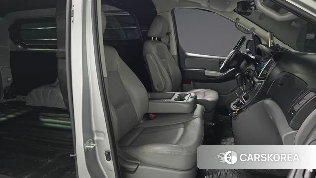 Hyundai The New Grand Starex 2020 Серебристо-серый из Кореи, фото 2