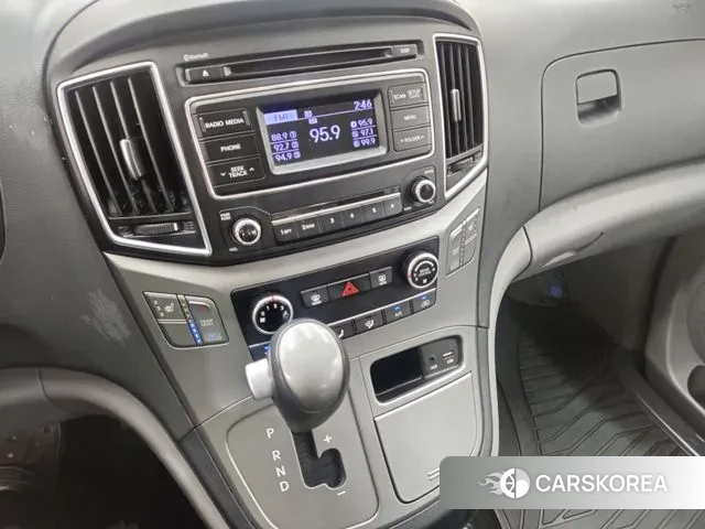 Hyundai Grand Starex 2018 Желтый из Кореи, фото 2