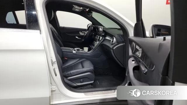 Mercedes-Benz GLC-Class X253 2019 Белый из Кореи, фото 2