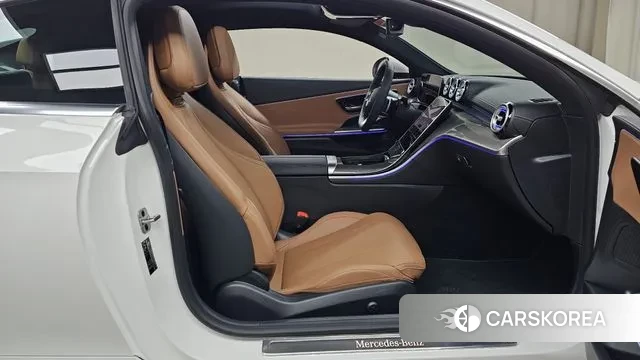 Mercedes-Benz CLE-Class C236 2025 Белый из Кореи, фото 2