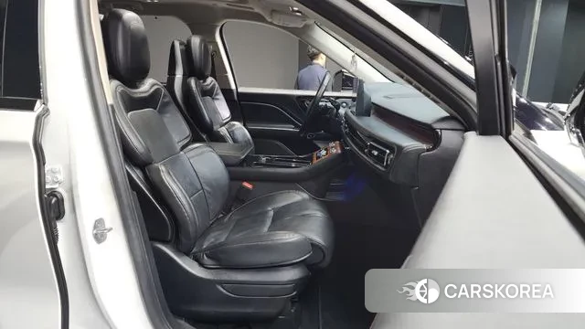 Lincoln Aviator 2nd generation 2020 Белый из Кореи, фото 2