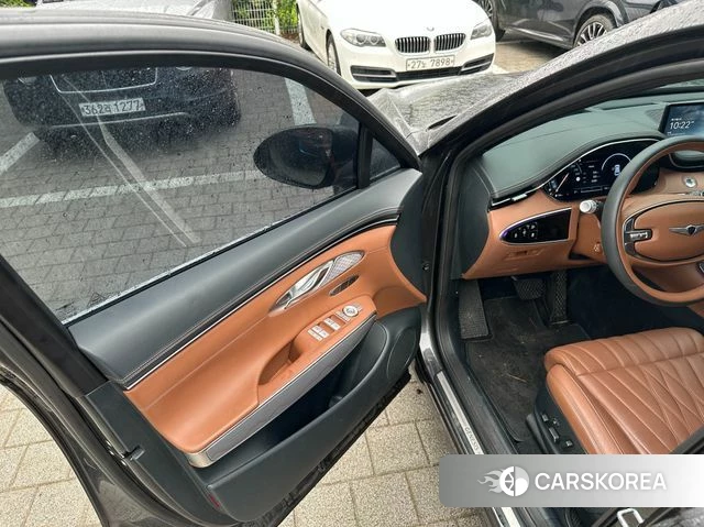 Genesis GV70 2023 Черный из Кореи, фото 2