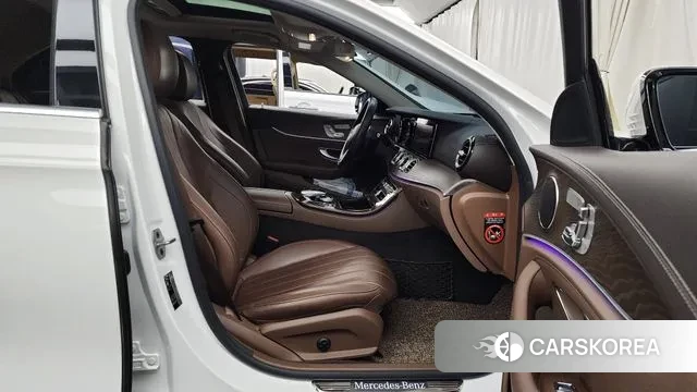 Mercedes-Benz E-Class W213 2019 Белый из Кореи, фото 2