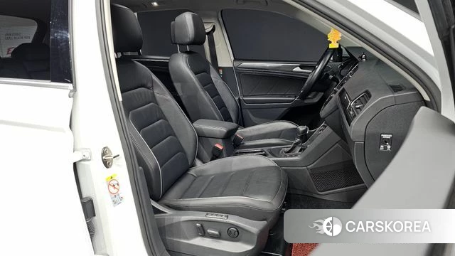 Volkswagen Tiguan second Generation 2018 Белый из Кореи, фото 2