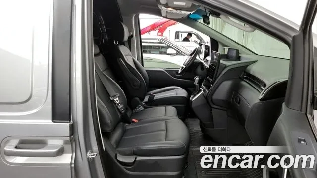 Hyundai Staria 2023 Серебряный из Кореи, фото 2