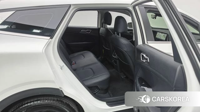 Kia Sportage 5th Generation Hybrid 2024 Белый из Кореи, фото 2