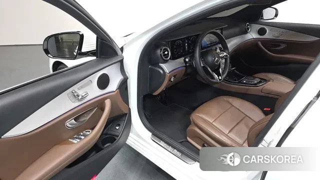 Mercedes-Benz E-Class W213 2020 Белый из Кореи, фото 2