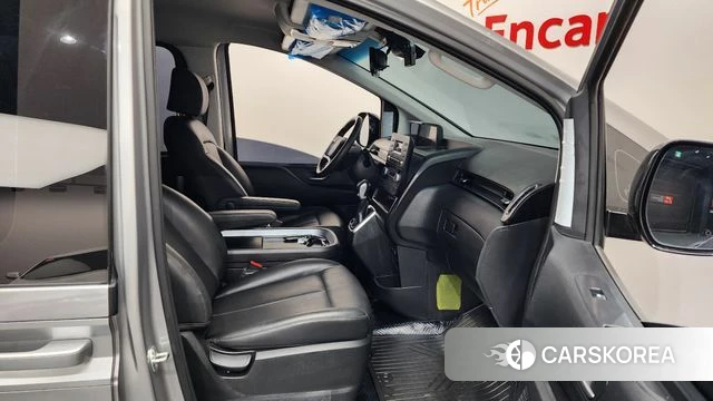 Hyundai Staria 2024 Серебряный из Кореи, фото 2