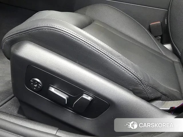 BMW M5 (G90) 2025 Черный из Кореи, фото 2