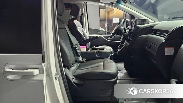 Hyundai Staria 2025 Белый из Кореи, фото 2