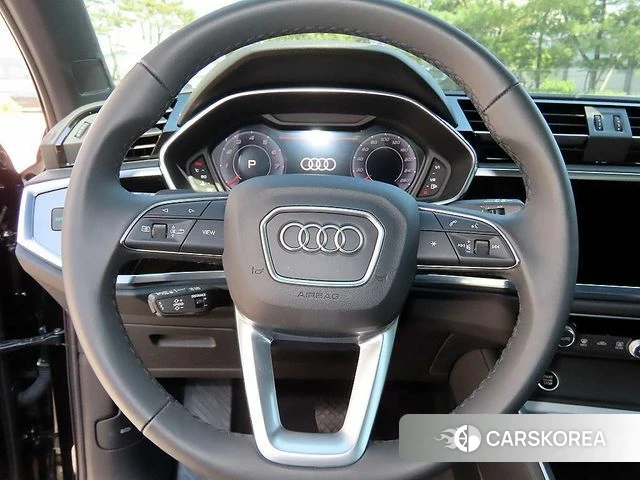 Audi Q3 (F3) 2025 Черный из Кореи, фото 2