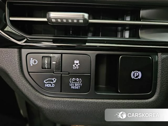 Kia The New Sportage 5th Generation Hybrid 2025 Белый из Кореи, фото 2