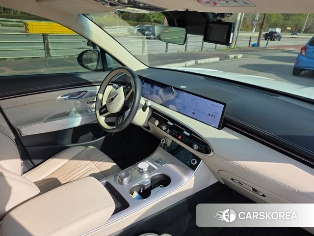 Genesis GV70 2024 Белый из Кореи, фото 2