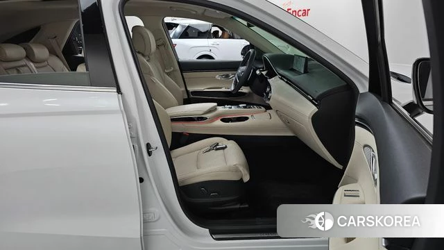 Genesis GV70 2023 Белый из Кореи, фото 2