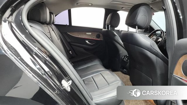 Mercedes-Benz E-Class W213 2018 Черный из Кореи, фото 2