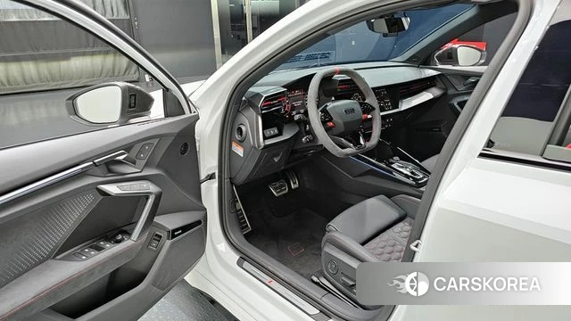 Audi RS3 (8Y) 2025 Белый из Кореи, фото 2