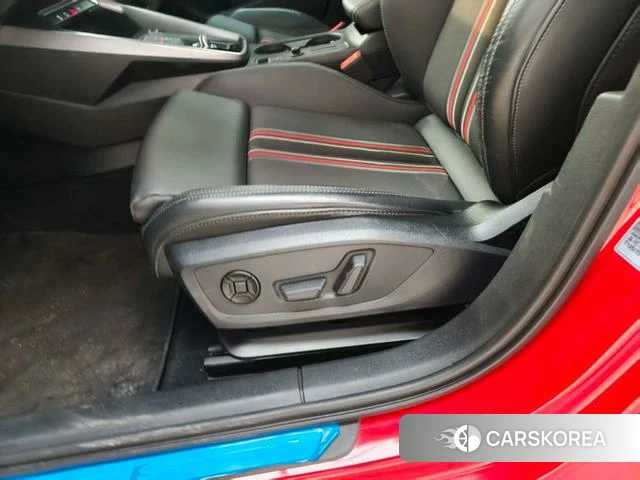 Audi A3 2023 Красный из Китая, фото 2