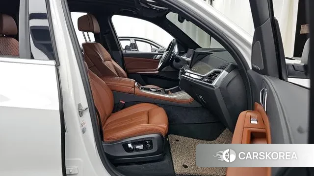 BMW X7 (G07) 2022 Белый из Кореи, фото 2