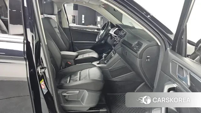 Volkswagen Tiguan Allspace 2020 Черный из Кореи, фото 2