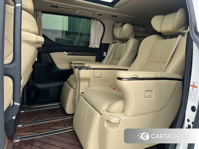 Toyota Elfa 2021 Белый из Китая, фото 2