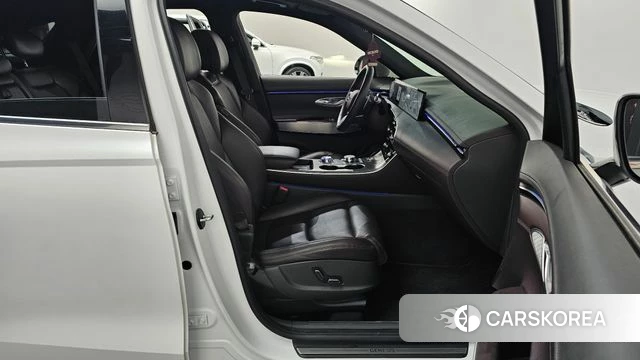 Genesis GV70 2024 Белый из Кореи, фото 2