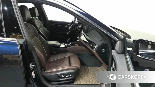 BMW 6 Series GT (G32) 2022 Черный из Кореи, фото 2