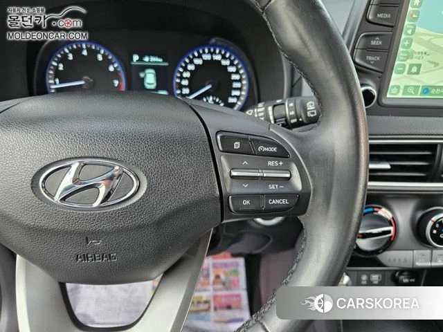 Hyundai Kona 2018 Светло-серебряный цвет из Кореи, фото 2