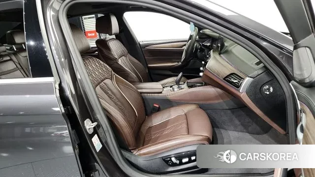 BMW 5 Series (G30) 2020 Серый из Кореи, фото 2