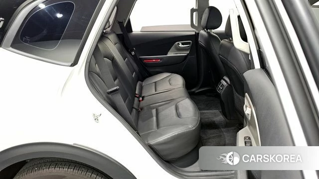 Kia Niro Plus 2022 Белый из Кореи, фото 2