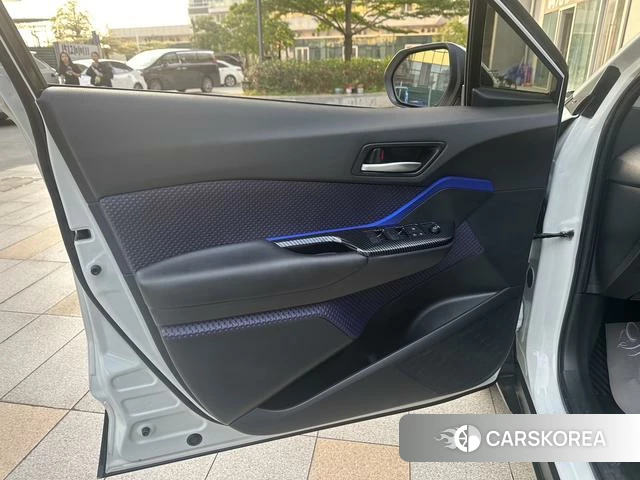 Toyota C-HR 2021 Белый из Китая, фото 2