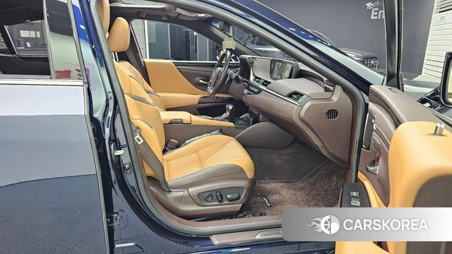 Lexus ES300h 7th generation 2020 Синий из Кореи, фото 2