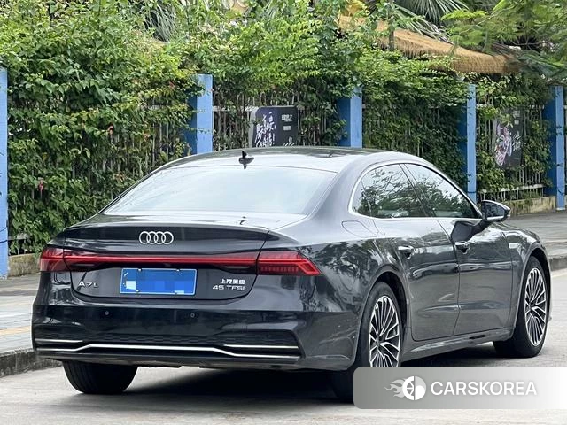 Audi A7L 2022 Черный из Китая, фото 2