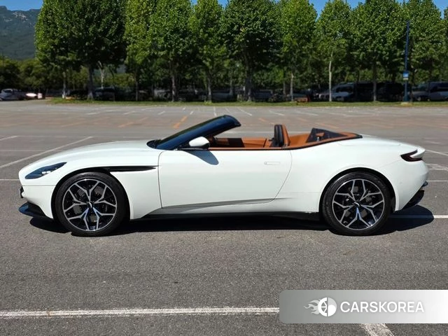 Aston Martin DB11 2019 Белый из Кореи, фото 2