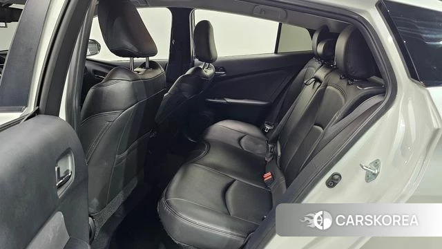 Toyota Prius 4th Generation 2022 Белый из Кореи, фото 2