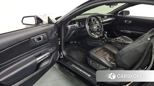 Ford Mustang 2018 Черный из Кореи, фото 2