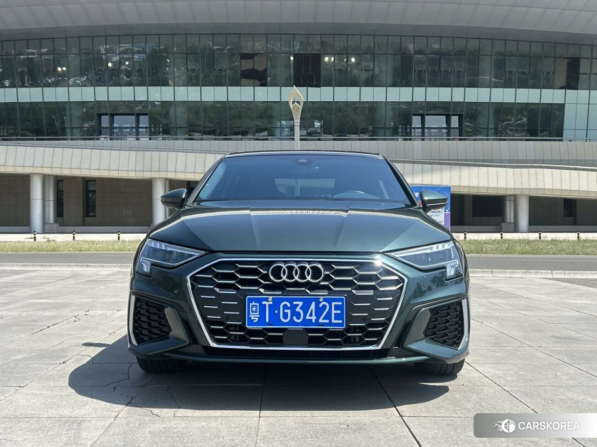Audi A3 2023 Зеленый из Китая, фото 2
