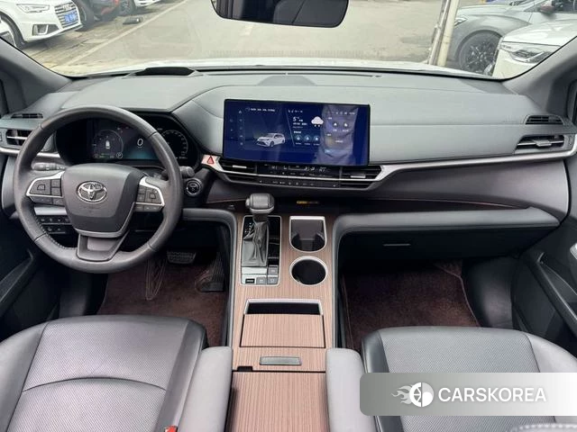 Toyota Grevia 2024 Белый из Китая, фото 2