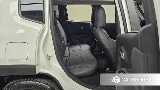 Jeep Renegade 2023 Белый из Кореи, фото 2