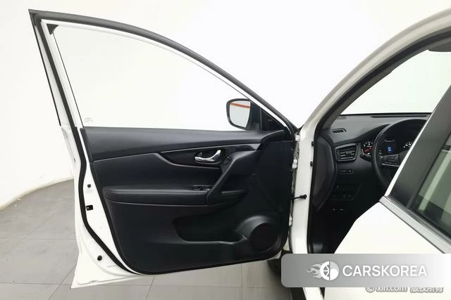 Nissan Qijun 2021 Белый из Китая, фото 2