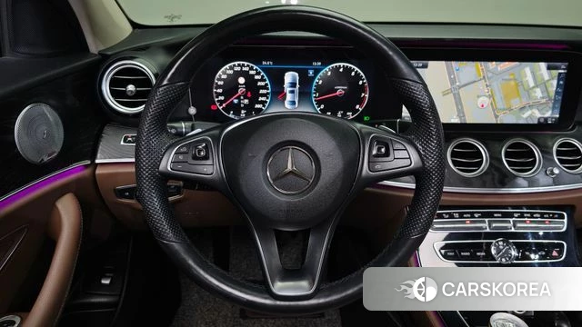 Mercedes-Benz E-Class W213 2018 Черный из Кореи, фото 2