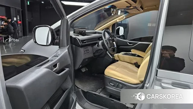 Hyundai Staria 2021 Серебряный из Кореи, фото 2