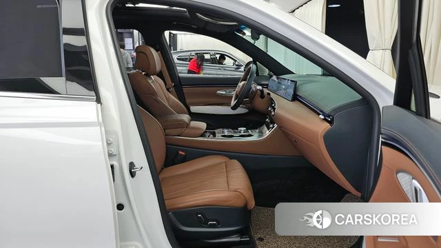 Genesis GV70 2024 Белый из Кореи, фото 2