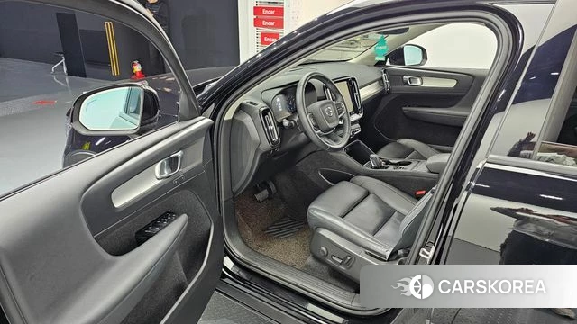 Volvo XC40 2021 Черный из Кореи, фото 2